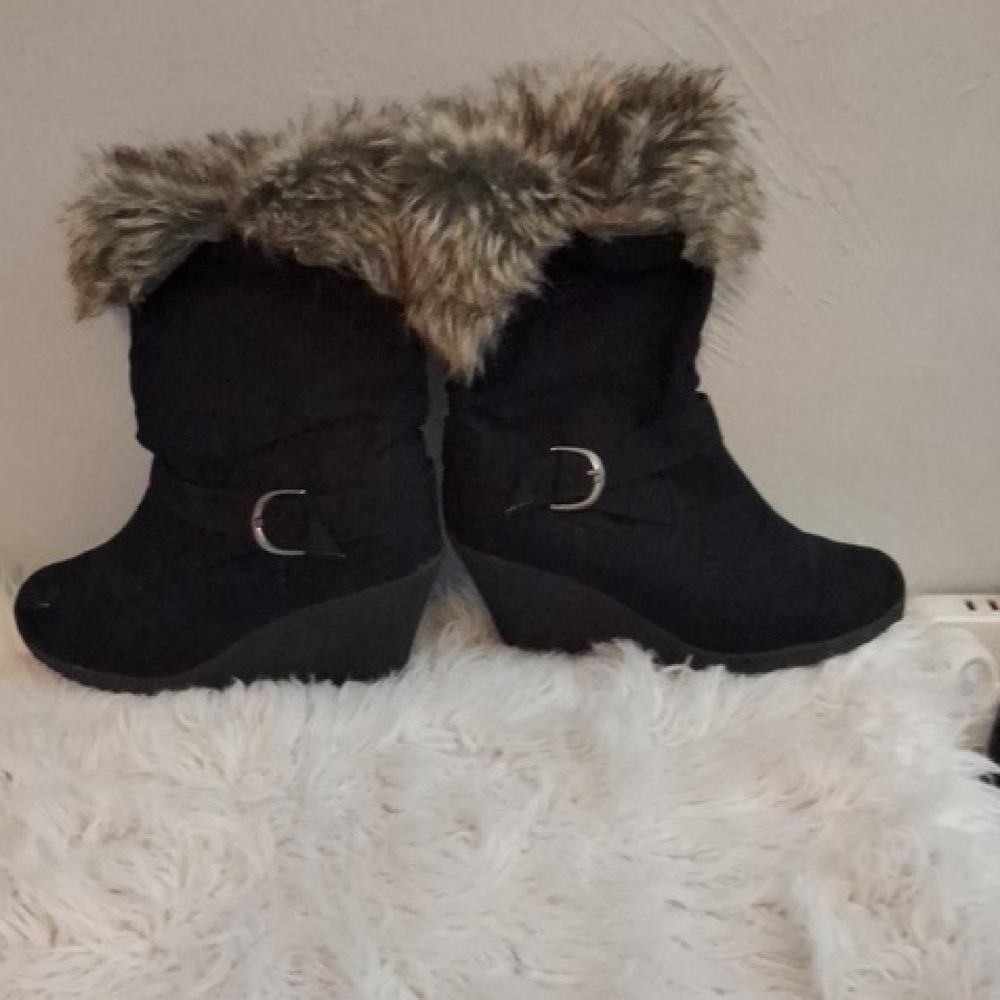 Black Faux Fur Trim Wedge Boots